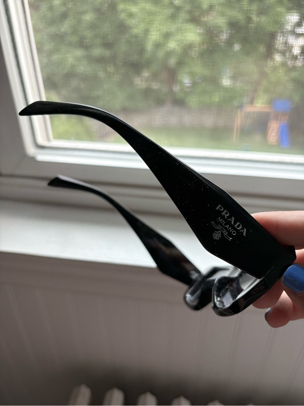 Black sunglasses - Picture 3 of 6